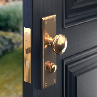 Traditional Door Knob Set